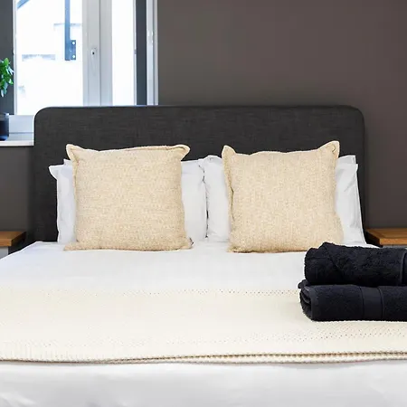 Popular Two Bed Apt In Leeds City Экстерьер фото