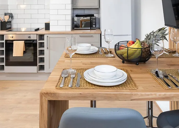 Popular Two Bed Apt In Leeds City