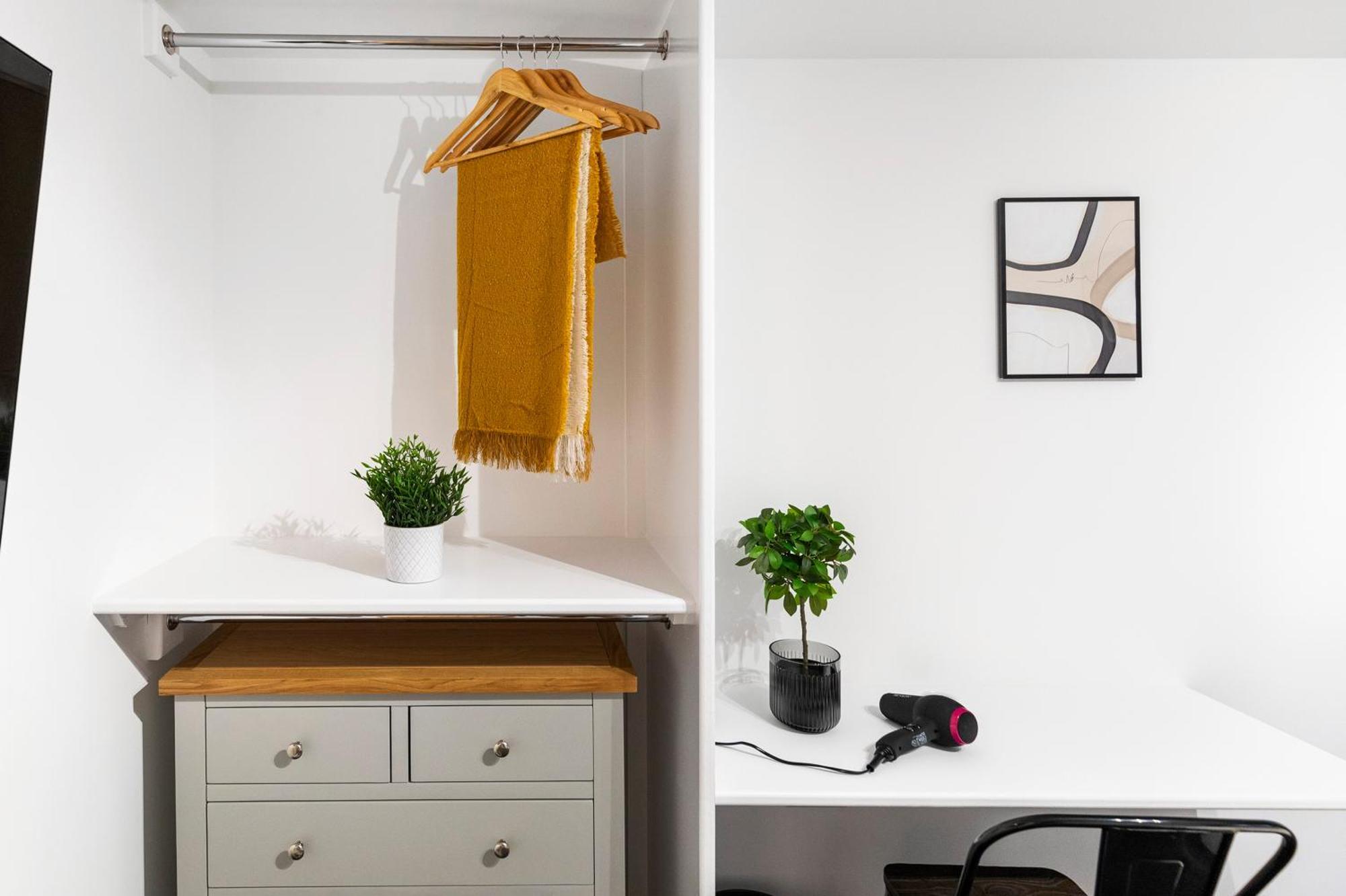 Popular Two Bed In Leeds Apartment